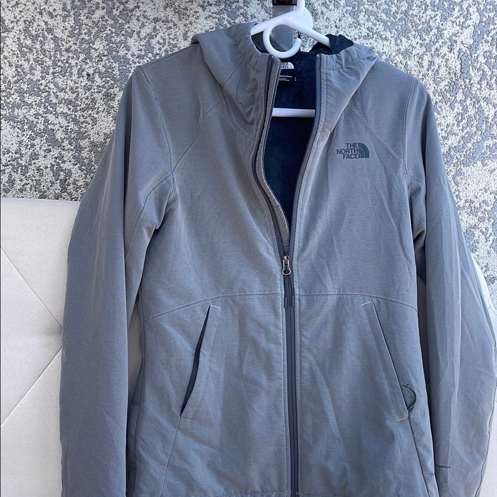 The North Face Gray Ski Jacket Sleek Design